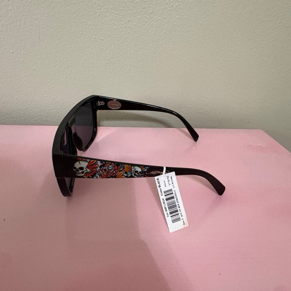 Ed Hardy Black Flat Top Shield Sunglasses Y2K Skull & Roses NWT - Picture 2 of 7